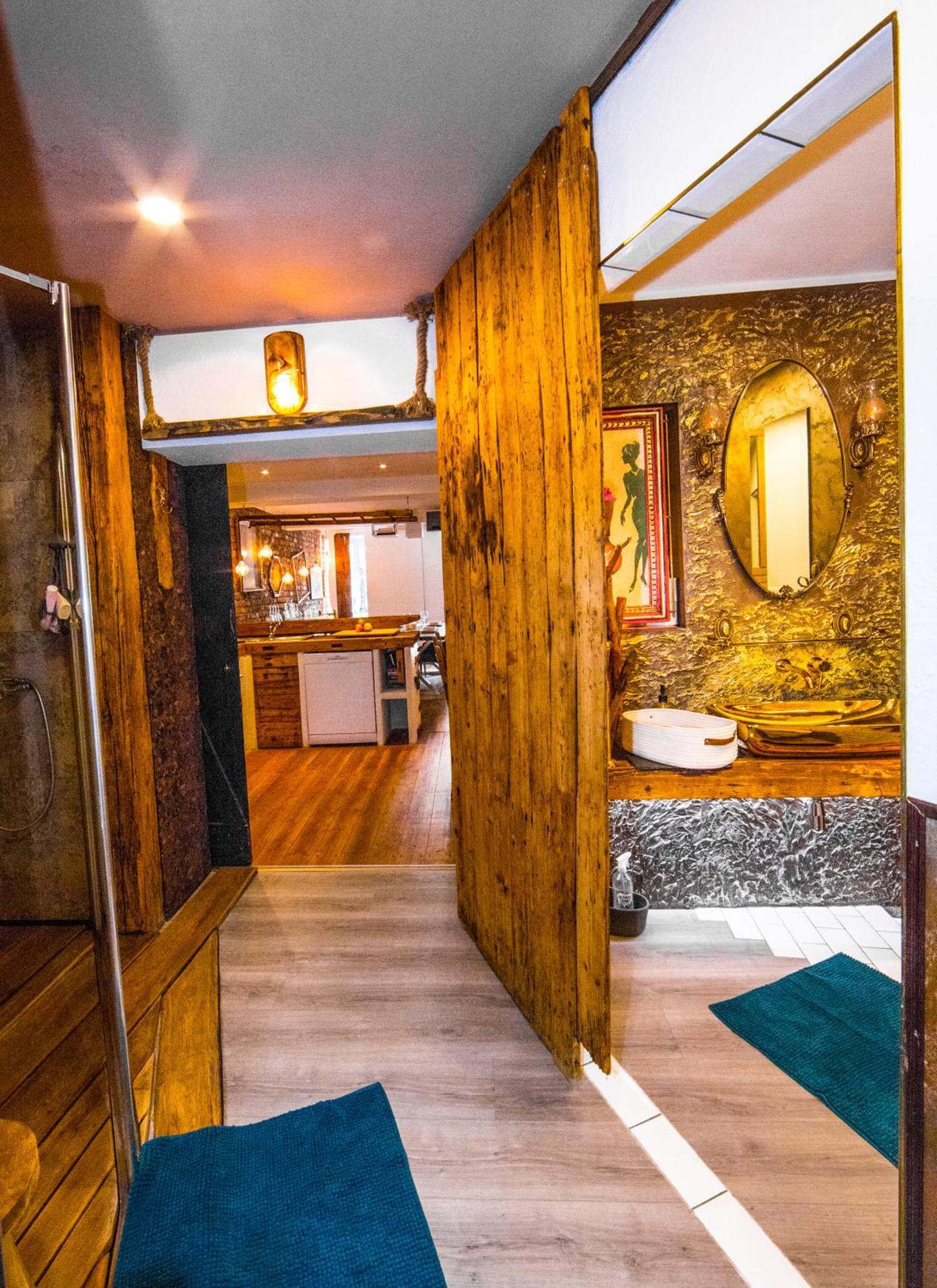 Bookeinfach Bad Ems - Private - Sauna Jacuzzi Whirlpool Swimmingpool Alahna Sup Beachvolleyball Billiards Ping Pong Cinema Theater Music Disco Ball Bbq Und Parkplaetze Szoba fotó